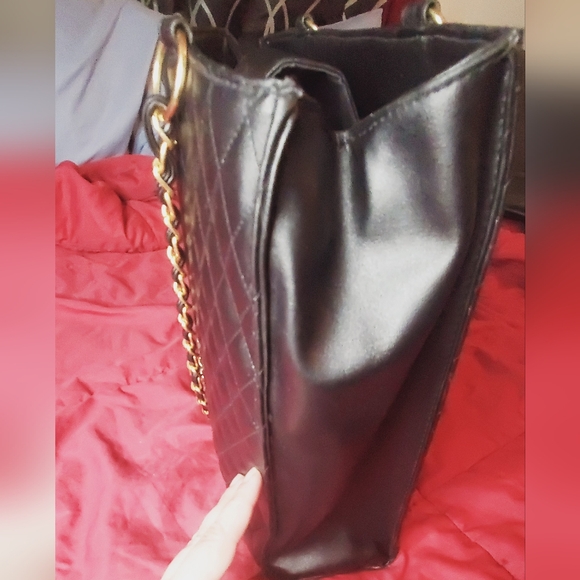 New Large Black Quilted Faux Leather Tote bag/Laptop - Picture 13 of 15